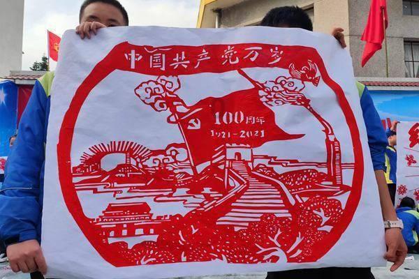 普通家庭根本不适合买小轿车,每年的开销足够打车出行